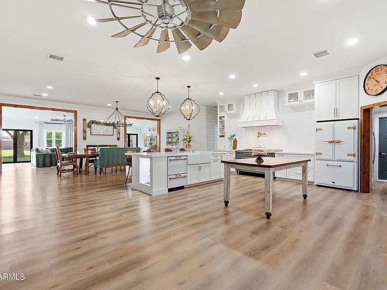 3050 S EAGLE Drive photo 1