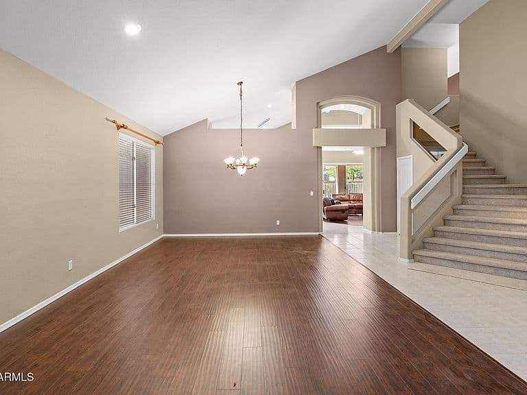 908 E MOUNTAIN SAGE Drive photo 3