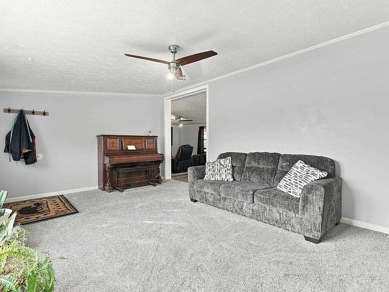 2340 Sunset Blvd photo 2