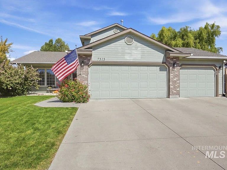 7515 E Nottingham Ln photo 1