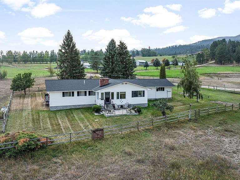 803 Indian Prairie Loop photo 4