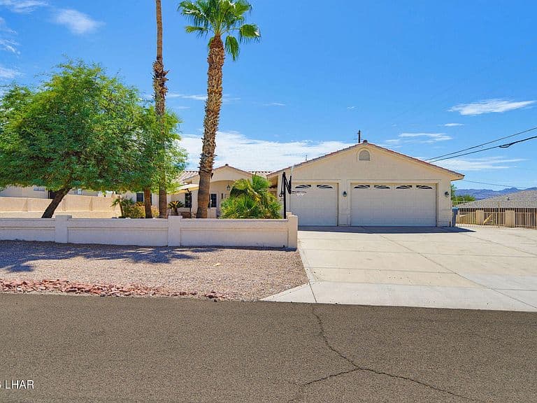 1720 Topaz Dr photo 5