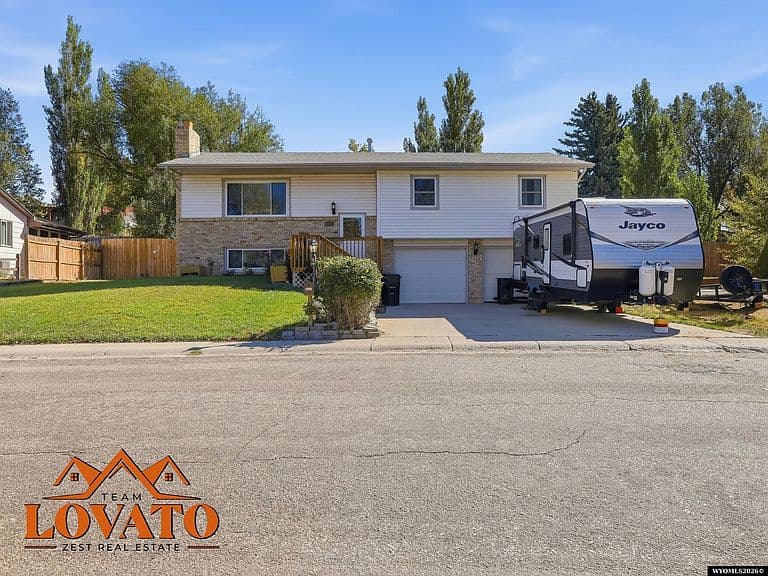 1561 Linda Vista Dr photo 1