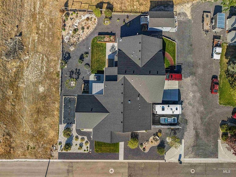 930 Applewood Dr photo 2