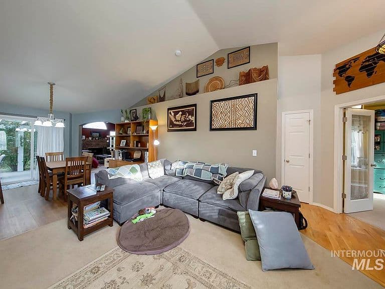 16715 N Tullamore Dr photo 4