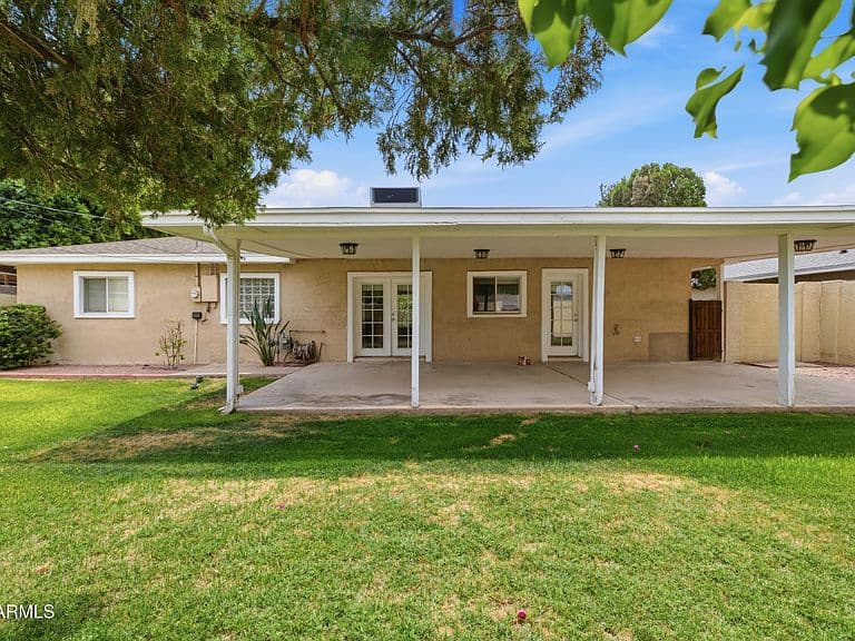1924 E COOLIDGE Street photo 4