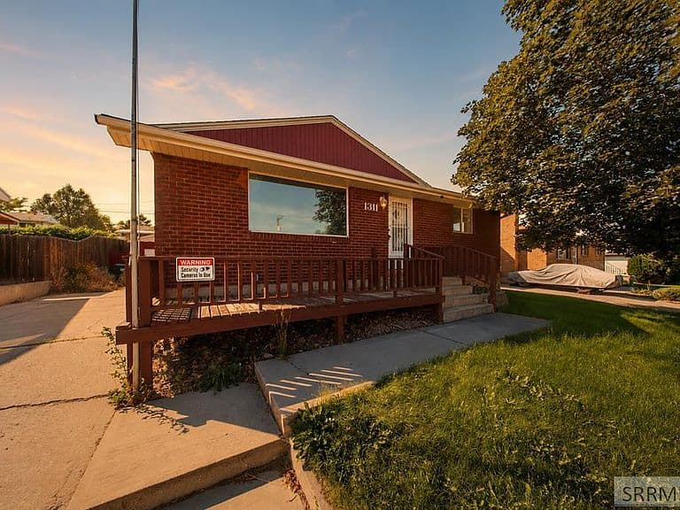 1311 Monte Vista Dr photo 1