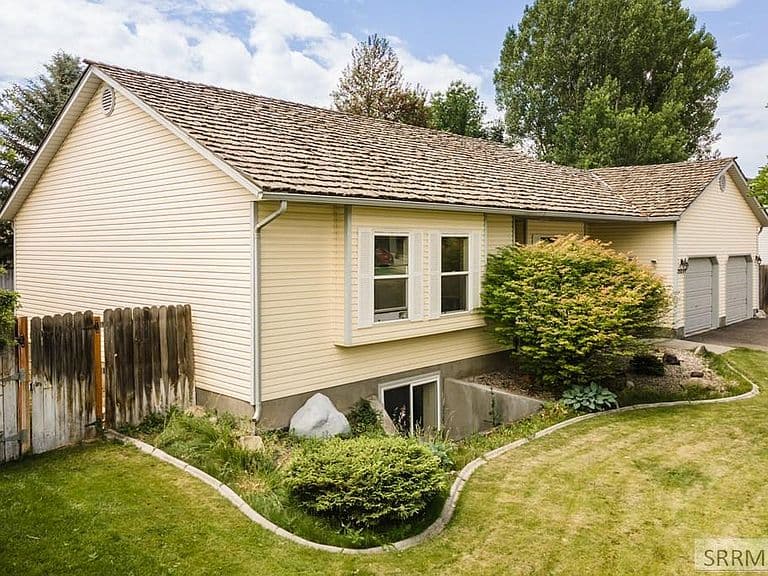 2525 Granite Way photo 3