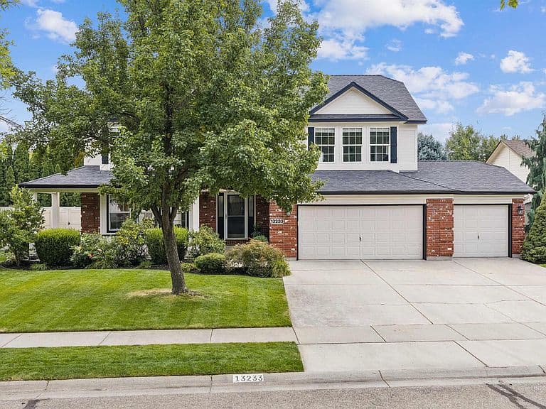 13233 W Buttercup Ct photo 3