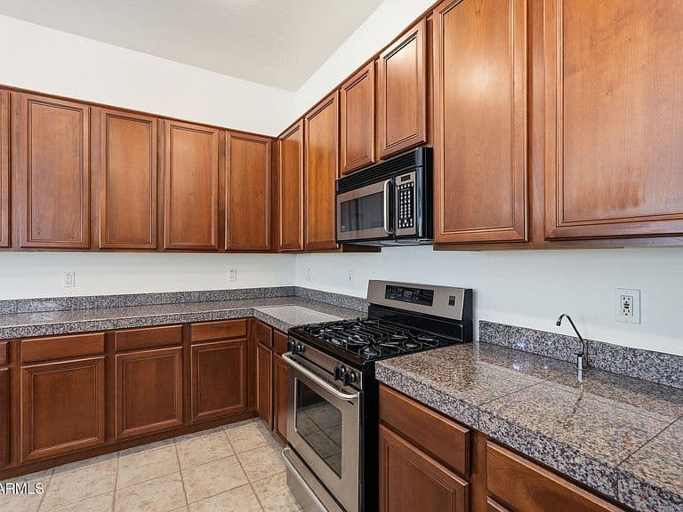 2015 W Olive Way photo 5