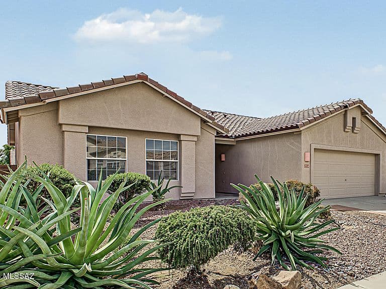 8954 N Upper Bluffs Dr photo 5