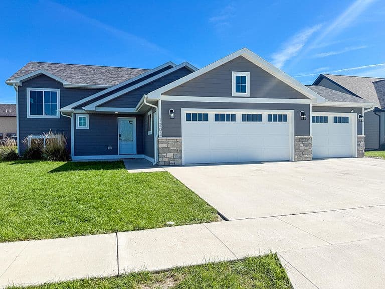 1203 Eagle Ave photo 1