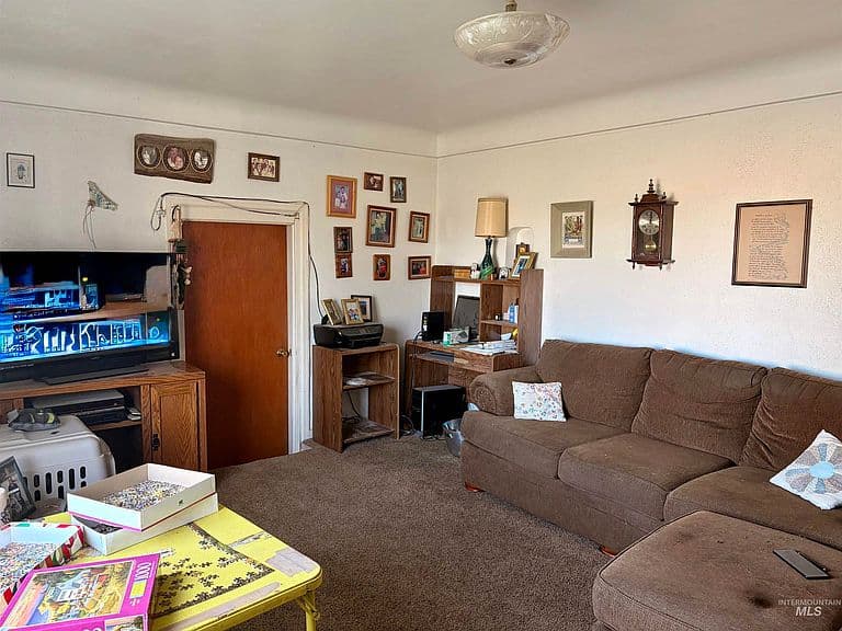 287 Falls Ave W photo 4