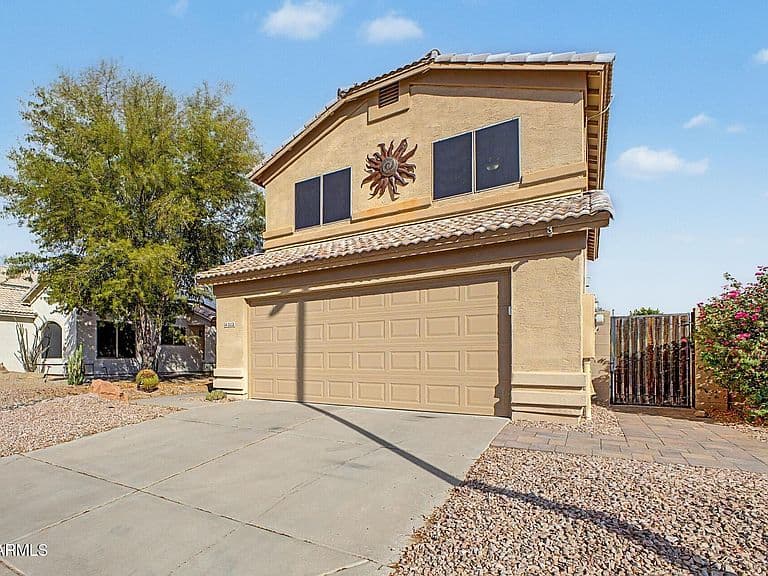 2233 E SOFT WIND Drive photo 3