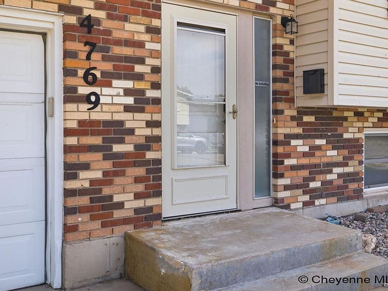 4769 Moran Ave photo 3