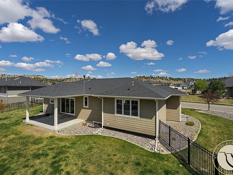 4118 Woodcreek Dr photo 4