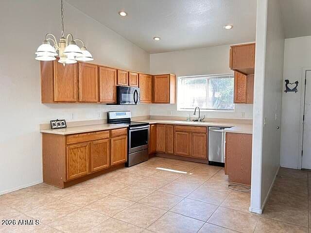 885 N Poppy Street photo 3
