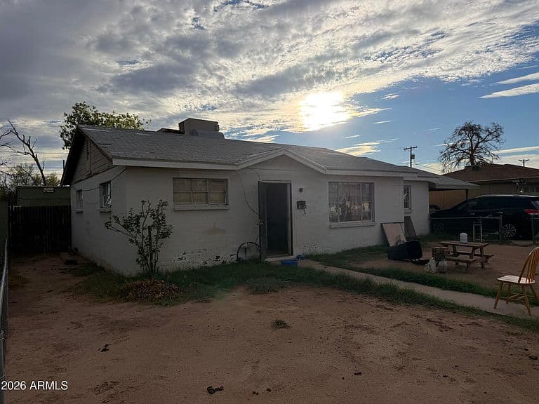 8744 N 30TH Avenue photo 3