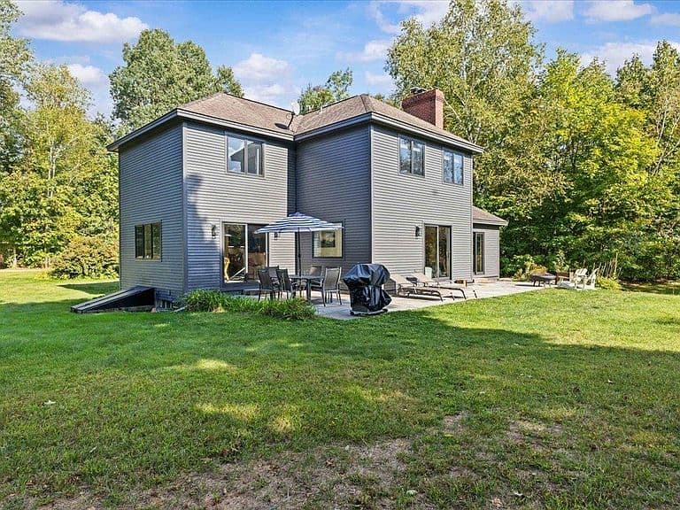 110 Strom Farm Lane photo 3
