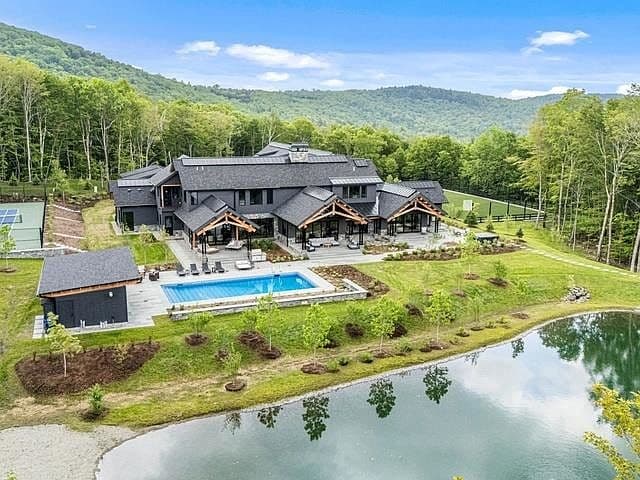 1084 Wade Pasture Road photo 1