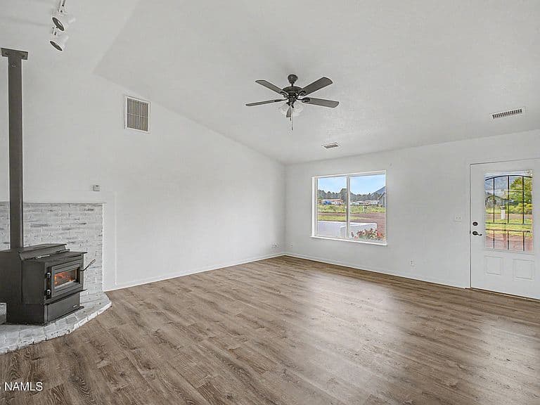 8195 Lookout View Trl photo 4