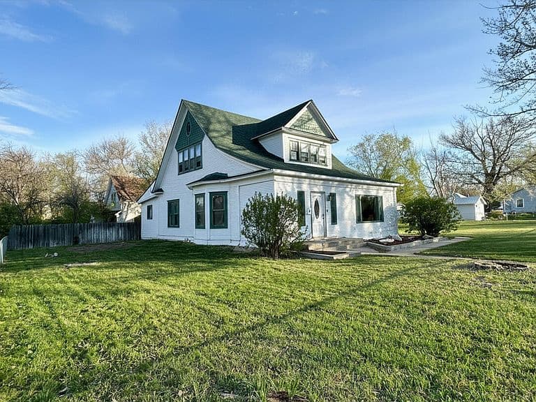 205 5th St N photo 5