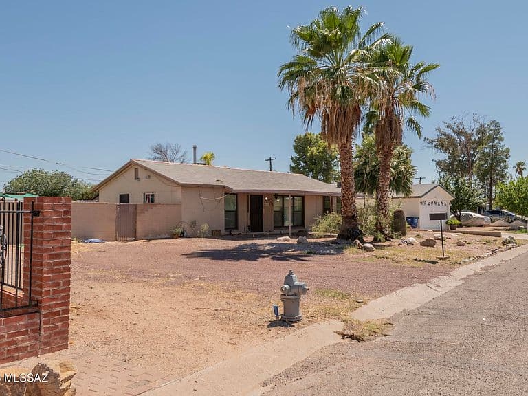 5632 E Calle Aurora photo 2