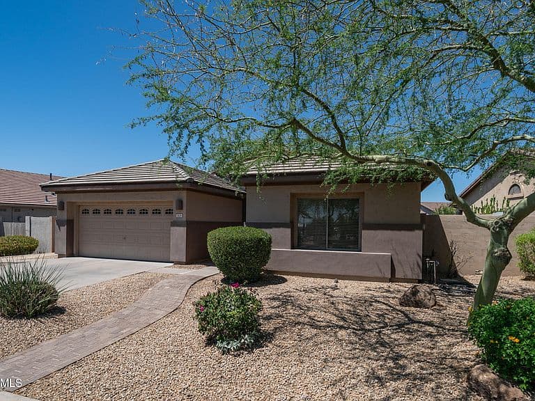 7426 E MELROSE Street photo 2