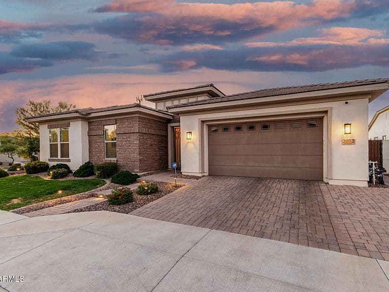 2052 E SCORPIO Place photo 4