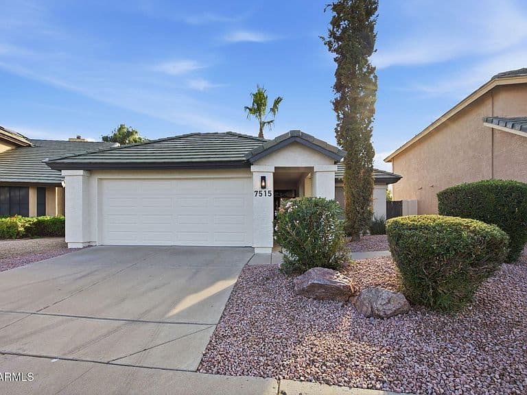 7515 W SEQUOIA Drive photo 2