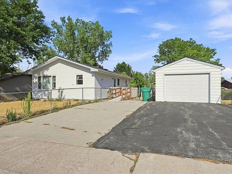 2614 Cottontail Dr photo 1