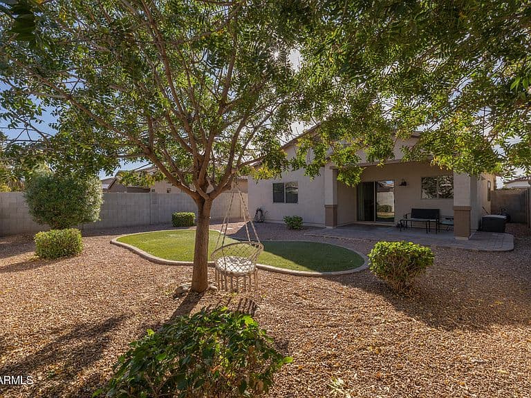 724 W TRELLIS Road photo 1