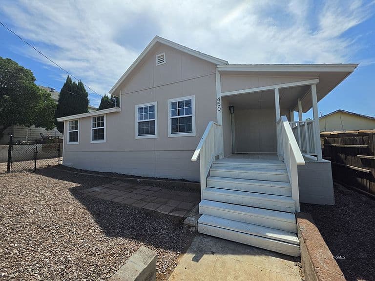 450 E Mesquite St photo 1