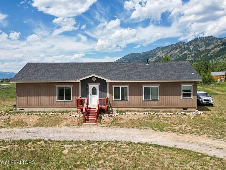 211 Ponderosa Dr photo 1