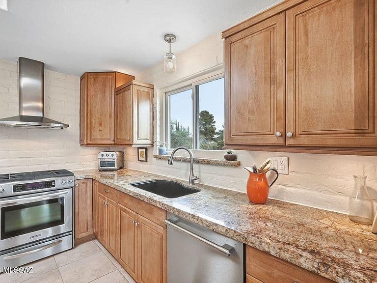 1806 S Calle Montanosa photo 5