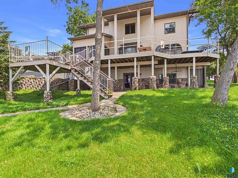 6797 Zimmerman Dr photo 3