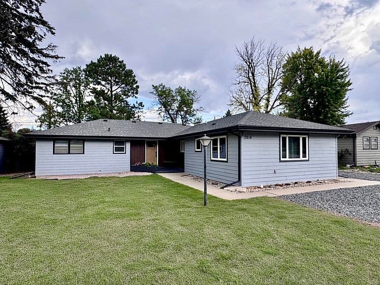 3814 Crocus Ln photo 1
