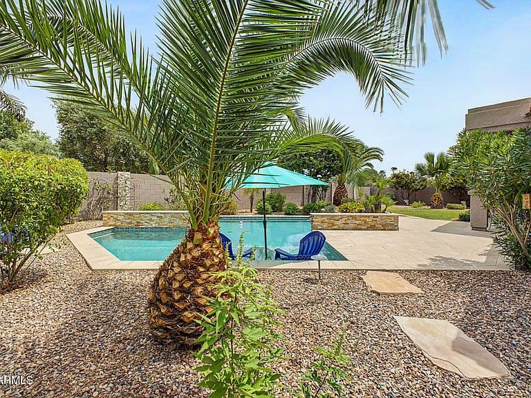 2972 E WINGED FOOT Drive photo 3