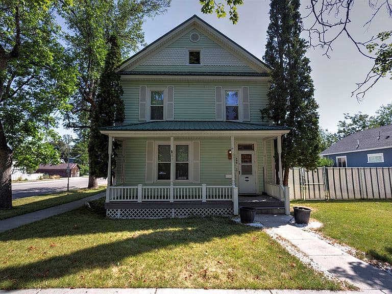 300 S 4th St photo 2