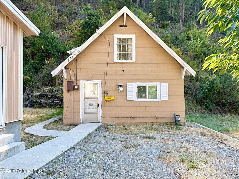386 2nd St photo 2