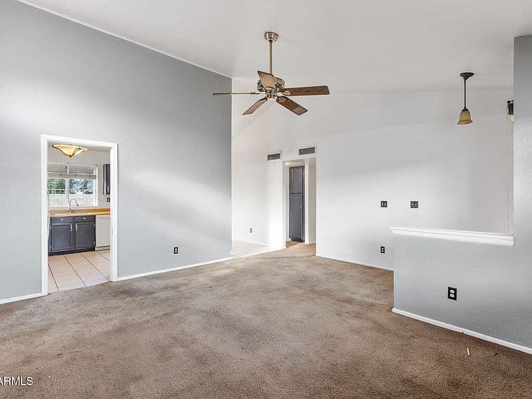 5546 W Shangri La Road photo 3