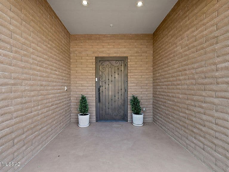 8755 N Sunnyslope Dr photo 3