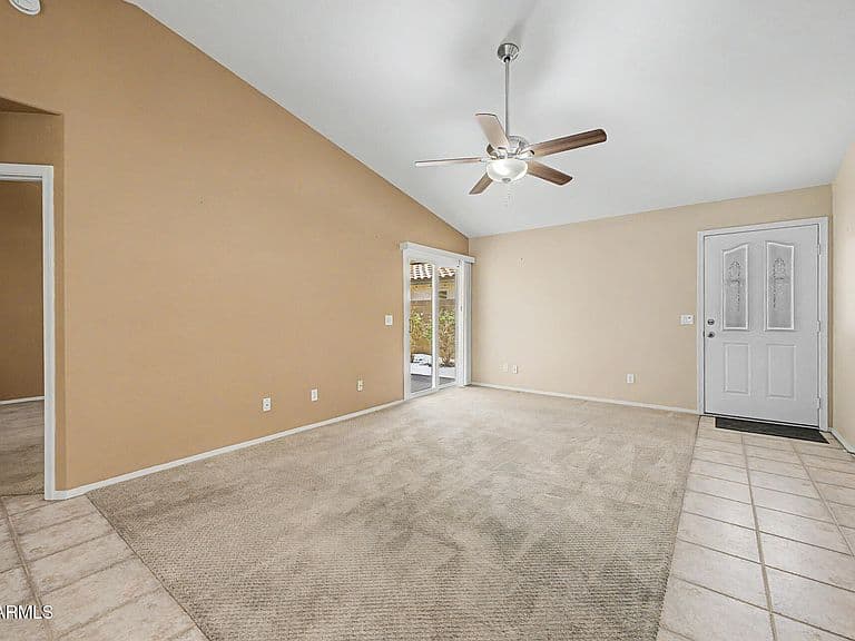 7518 W KERRY Lane photo 5