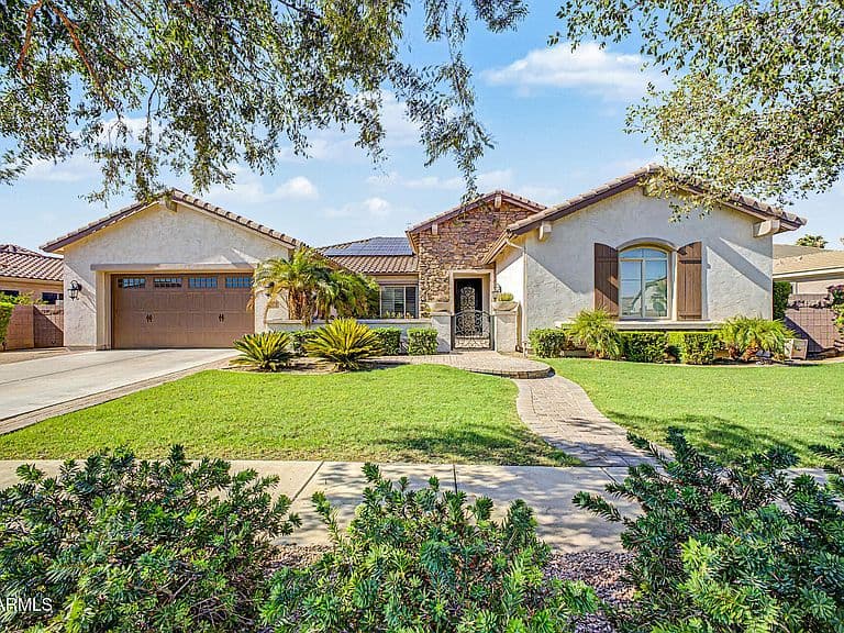 654 W KAIBAB Place photo 3