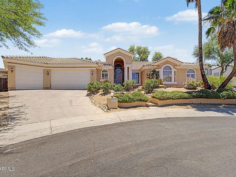 1621 E MONTE CRISTO Avenue photo 2