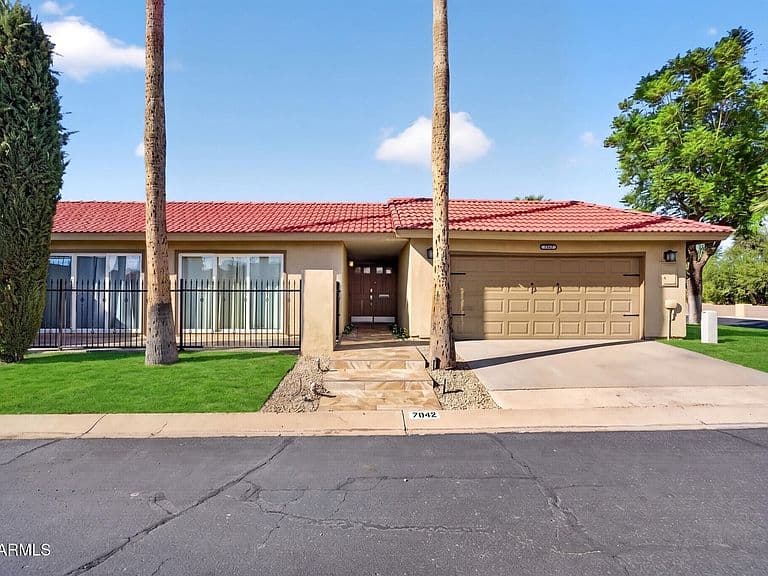 7842 E MONTEROSA Street photo 1