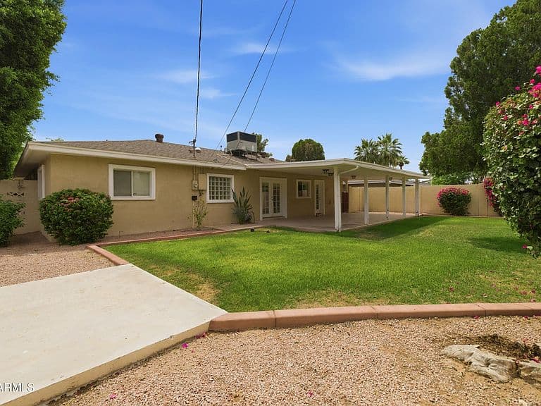 1924 E COOLIDGE Street photo 2