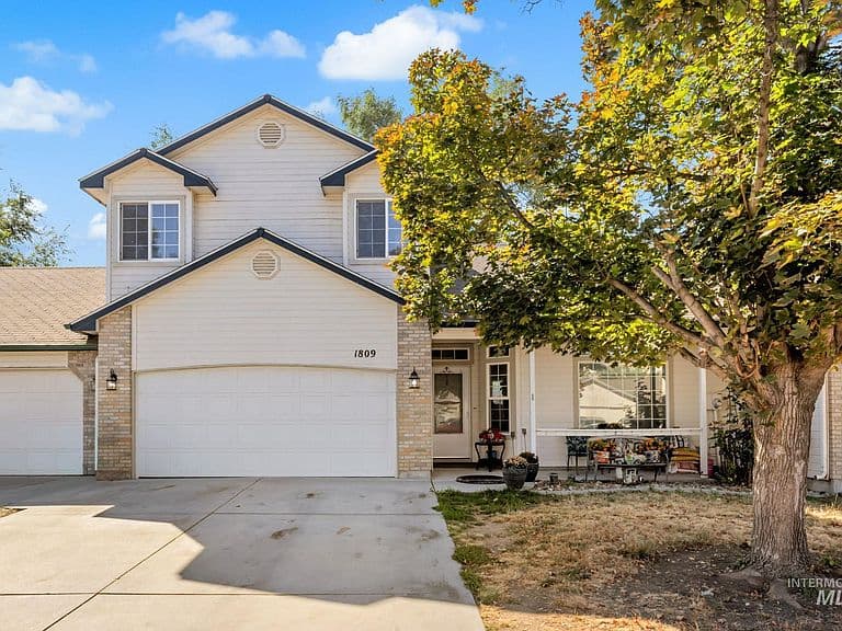 1809 W Eaglecrest Dr photo 2