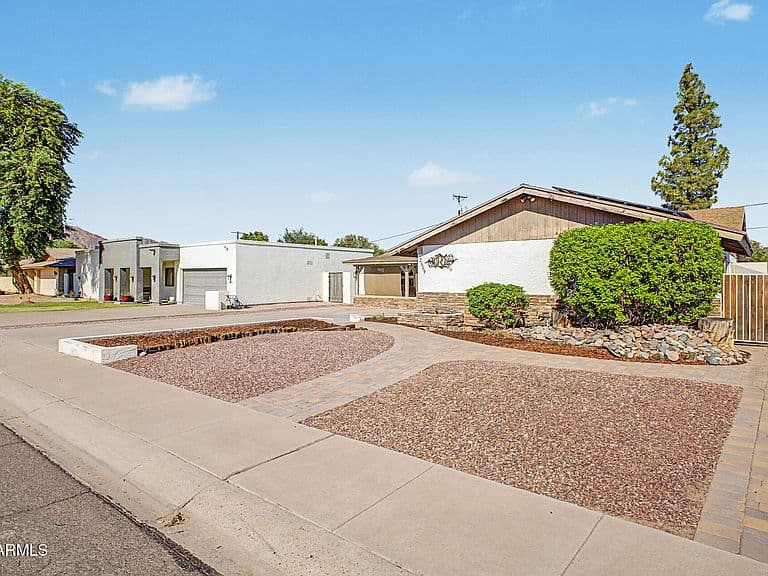 2609 N 49TH Place photo 5