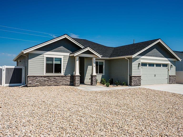 1275 Oxbow Dr photo 2